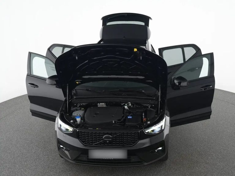 Volvo XC40 B3 Plus Black Edition - photo 12