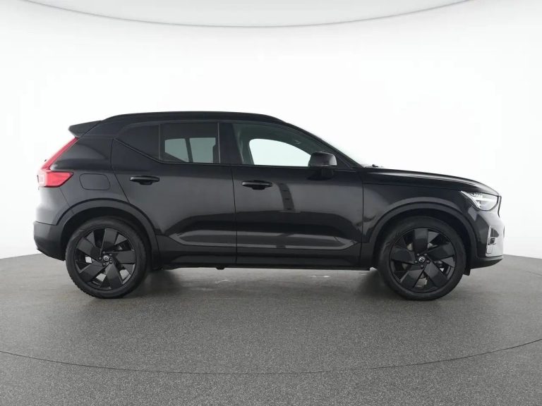 Volvo XC40 B3 Plus Black Edition - photo 12