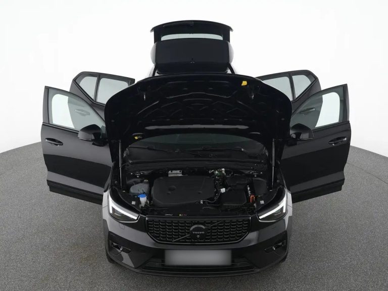Volvo XC40 B3 Plus Black Edition - photo 12