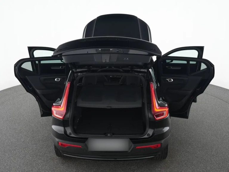 Volvo XC40 B3 Plus Black Edition - photo 13