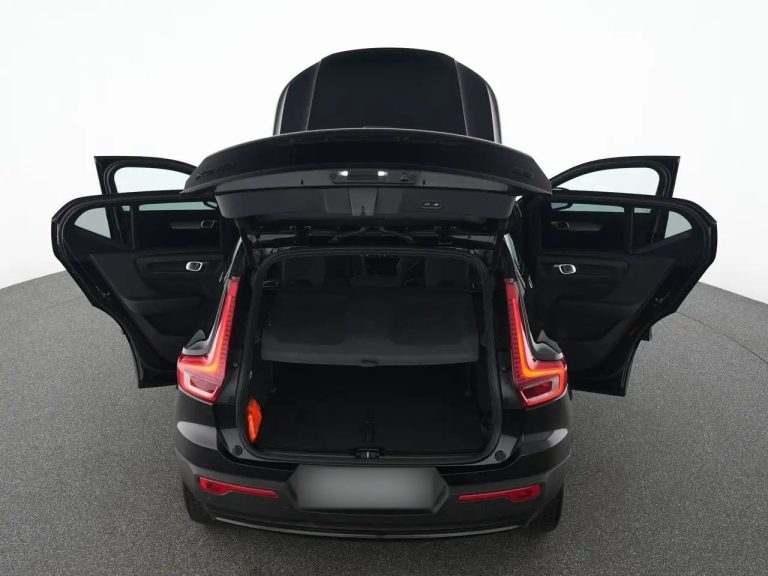 Volvo XC40 B3 Plus Black Edition - photo 13