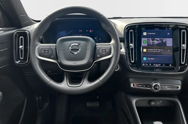 Volvo XC40 B3 Plus Black Edition - photo 13