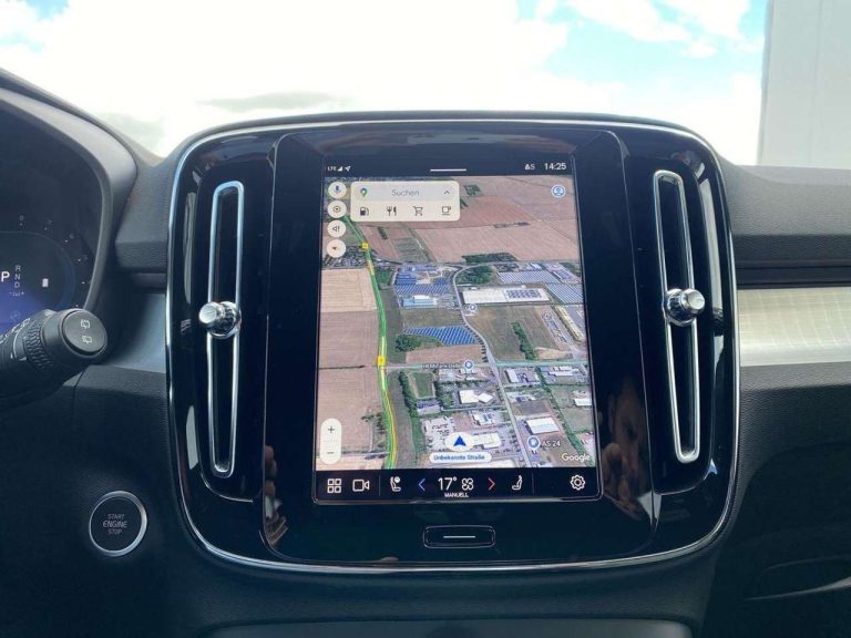 Volvo XC40 B3 Plus Dark - photo 13