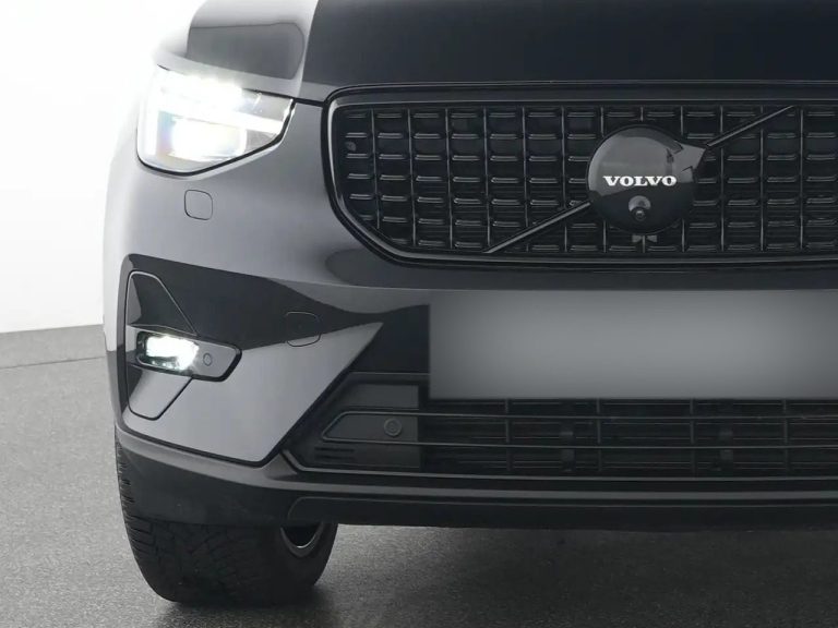 Volvo XC40 B3 Plus Black Edition - photo 16