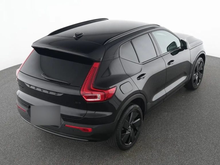 Volvo XC40 B3 Plus Black Edition - photo 18