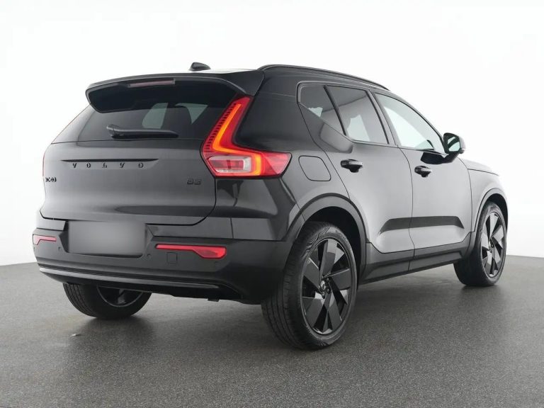 Volvo XC40 B3 Plus Black Edition - photo 2
