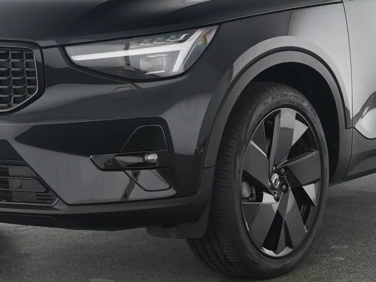 Volvo XC40 B3 Plus Black Edition - photo 8