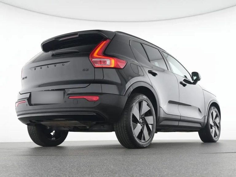 Volvo XC40 B3 Plus Black Edition - photo 8