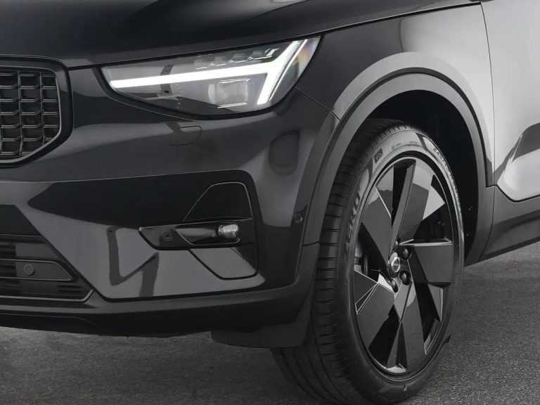 Volvo XC40 B3 Plus Black Edition - photo 8