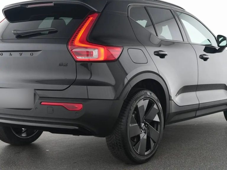 Volvo XC40 B3 Plus Black Edition - photo 9
