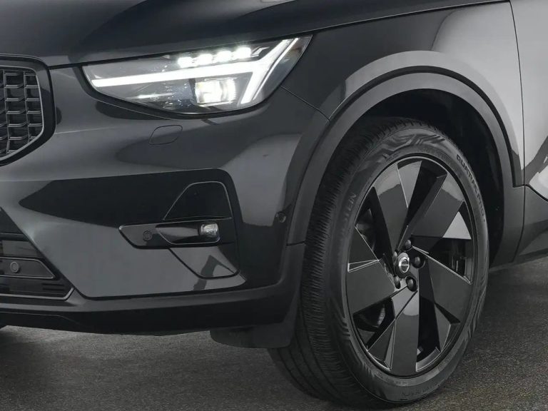 Volvo XC40 B3 Plus Black Edition - photo 9