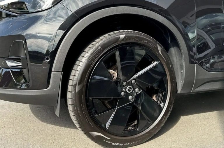 Volvo XC40 B3 Plus Black Edition - photo 9