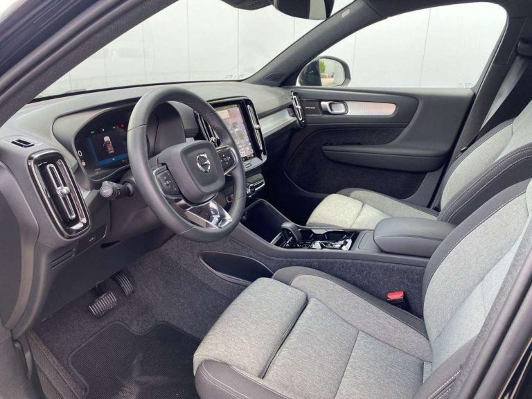 Volvo XC40 B3 Plus Dark - photo 9