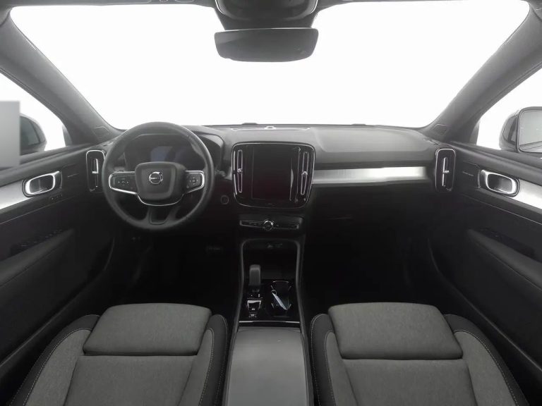 Volvo XC40 B3 Plus Dark - photo 3