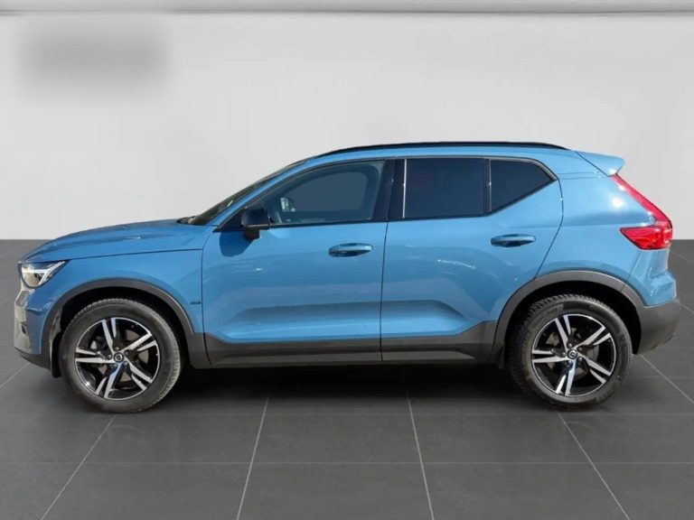Volvo XC40 B3 Plus Dark - photo 2
