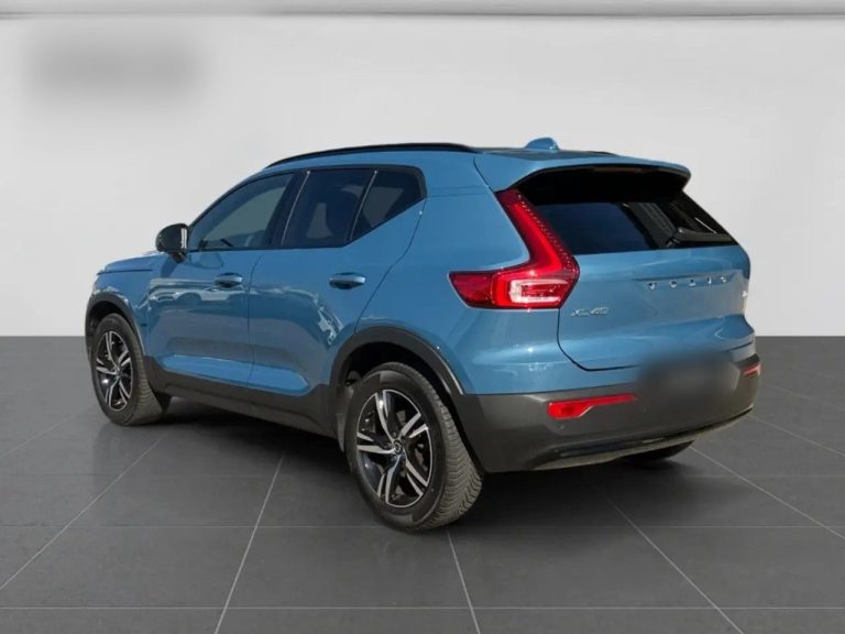 Volvo XC40 B3 Plus Dark - photo 3