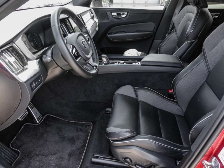 Volvo XC60 T8 Recharge AWD R-Design - photo 10