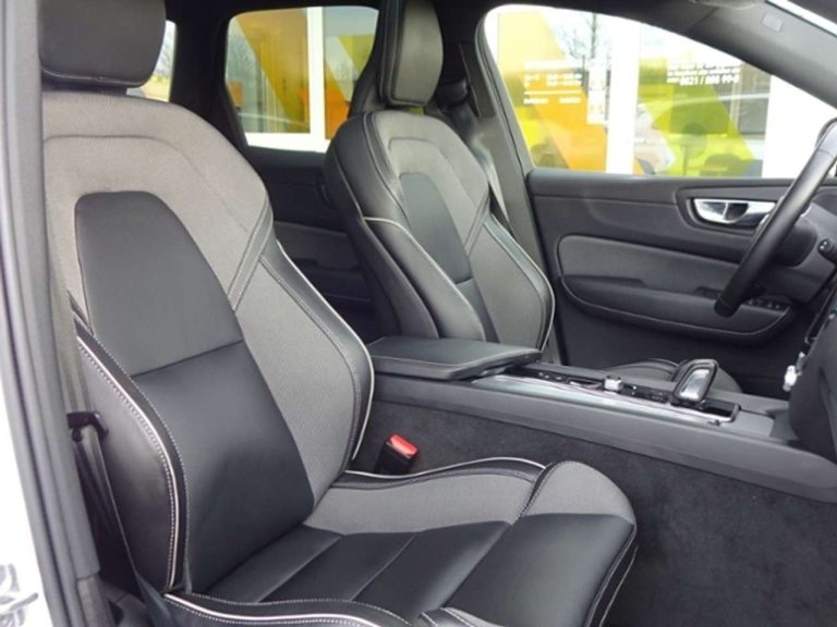 Volvo XC60 Recharge T6 AWD R-Design - photo 12