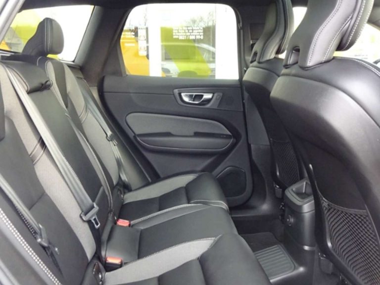 Volvo XC60 Recharge T6 AWD R-Design - photo 13