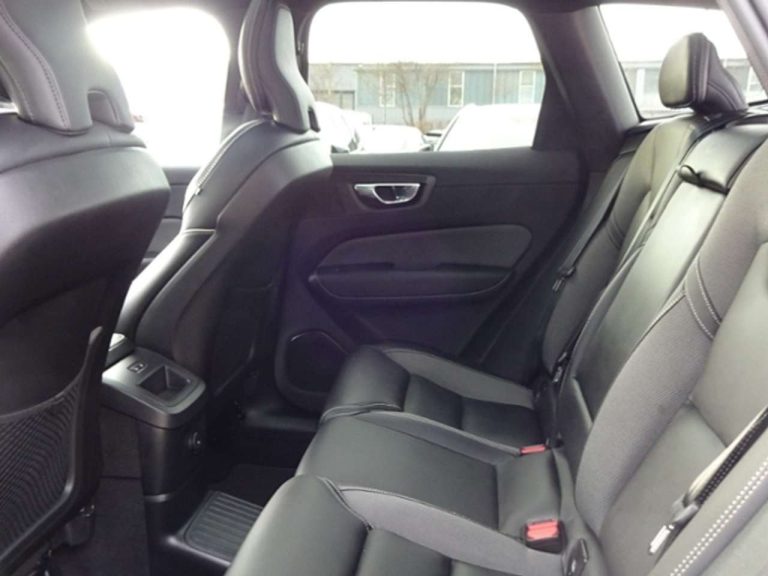 Volvo XC60 Recharge T6 AWD R-Design - photo 14