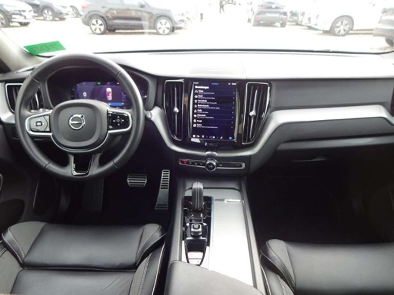 Volvo XC60 Recharge T6 AWD R-Design - photo 16