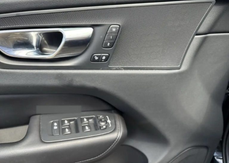 Volvo XC60 B4 Plus - photo 16