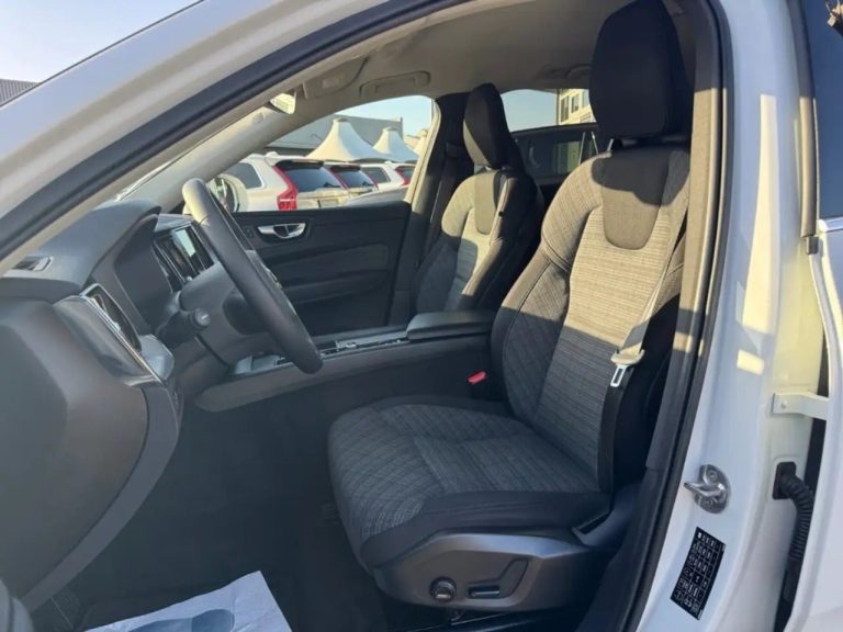 Volvo XC60 B4 AWD Momentum Pro - photo 10