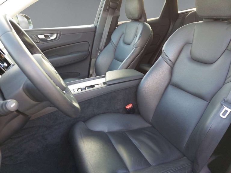 Volvo XC60 T6 Recharge AWD Plus Bright - photo 10