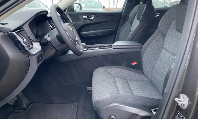 Volvo XC60 B4 AWD Core - photo 10