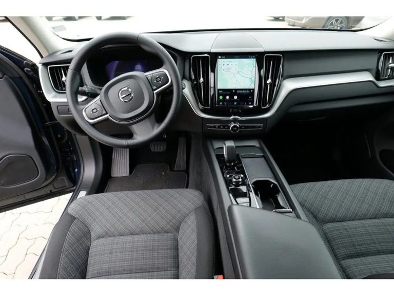 Volvo XC60 B4 Core - photo 11