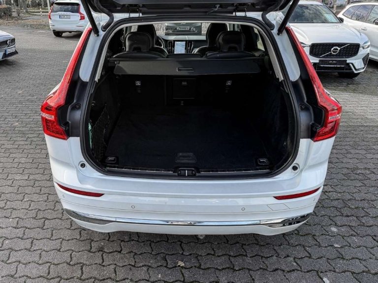 Volvo XC60 Recharge T6 AWD Plus Bright - photo 11