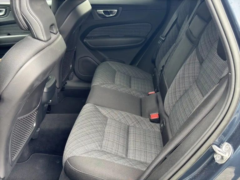Volvo XC60 B4 Diesel Core - photo 11