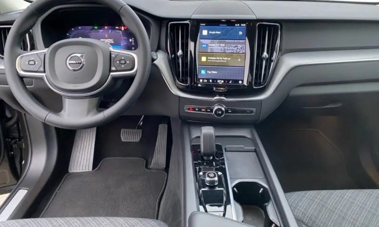 Volvo XC60 B4 AWD Core - photo 12