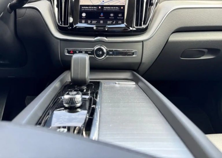 Volvo XC60 B4 Plus - photo 15