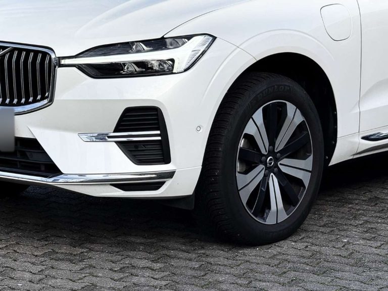Volvo XC60 Recharge T6 AWD Plus Bright - photo 3