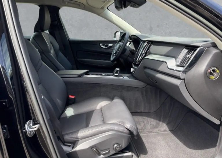 Volvo XC60 B4 Plus - photo 3