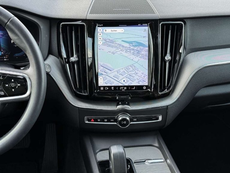 Volvo XC60 Recharge T6 AWD Plus Bright - photo 6