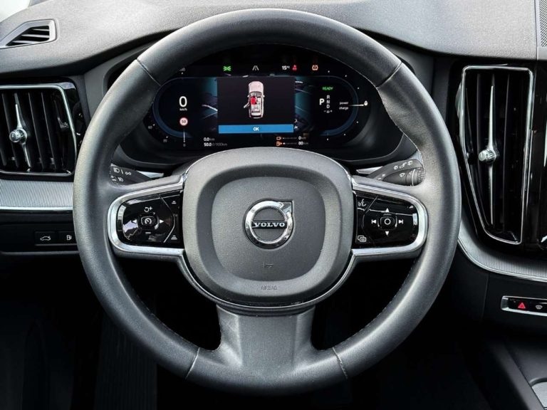 Volvo XC60 Recharge T6 AWD Plus Bright - photo 7