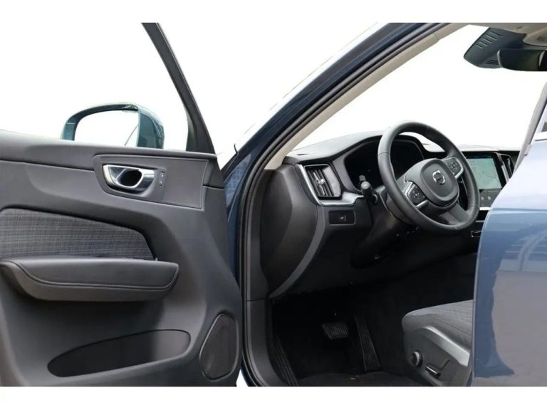 Volvo XC60 B4 Core - photo 8