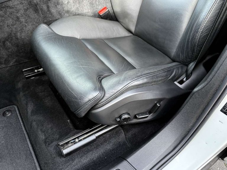 Volvo XC60 Recharge T6 AWD Plus Bright - photo 9