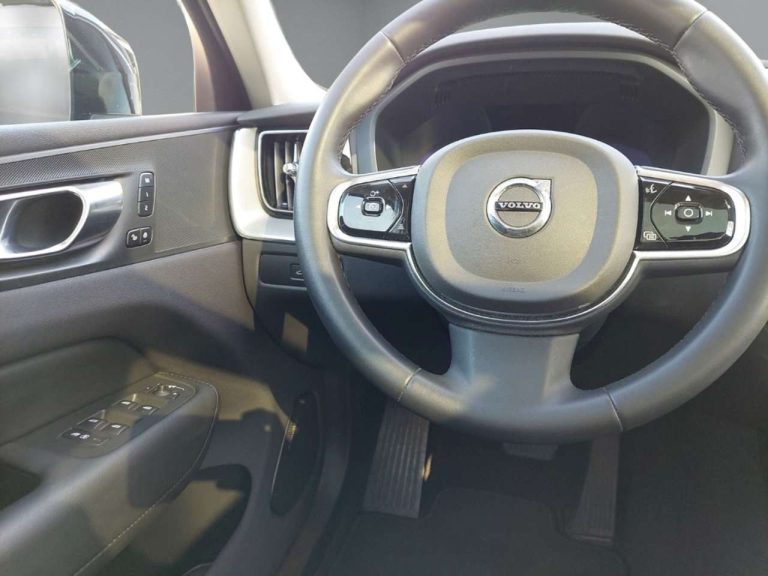 Volvo XC60 T6 Recharge AWD Plus Bright - photo 9