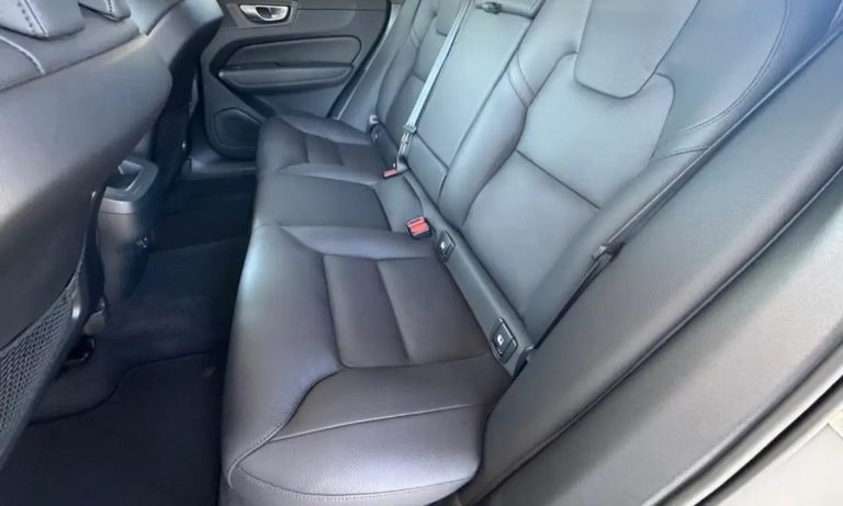 Volvo XC60 B4 Plus Dark - photo 12