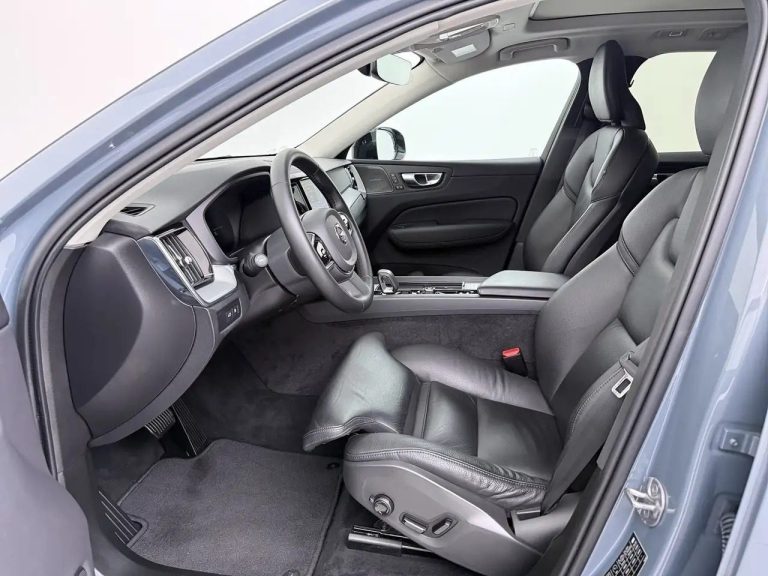 Volvo XC60 T6 Plug-in Hybrid Plus Dark AWD - photo 12