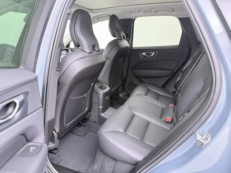 Volvo XC60 T6 Plug-in Hybrid Plus Dark AWD - photo 15
