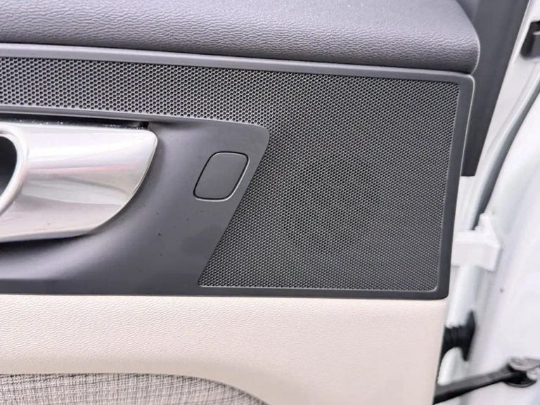 Volvo XC60 T8 Recharge Core AWD - photo 15