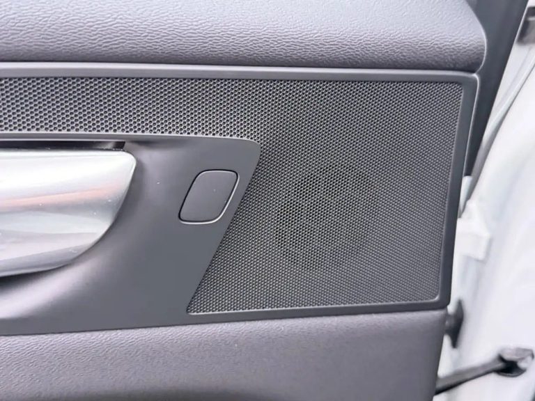 Volvo XC60 Recharge T6 AWD Plus Dark - photo 15