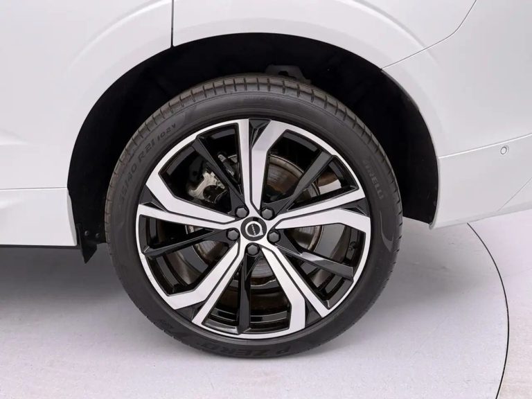 Volvo XC60 Recharge T6 AWD Plus Dark - photo 16