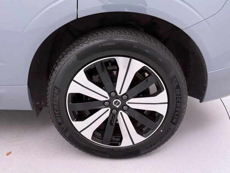 Volvo XC60 T6 Plug-in Hybrid Plus Dark AWD - photo 17