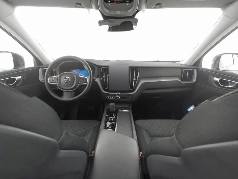 Volvo XC60 B4 Core - photo 3