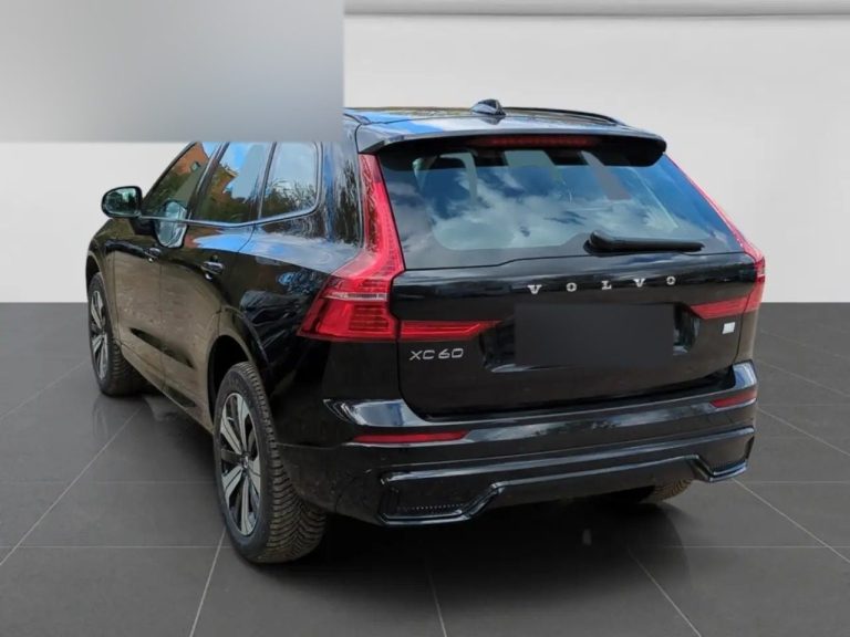 Volvo XC60 Recharge Plug-In Hybrid AWD R-Design - photo 3